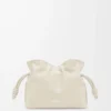 Mini Flamenco-clutch i nappa kalvskinn Sea Salt Mini Flamenco-clutch i nappa kalvskinn Sea Salt