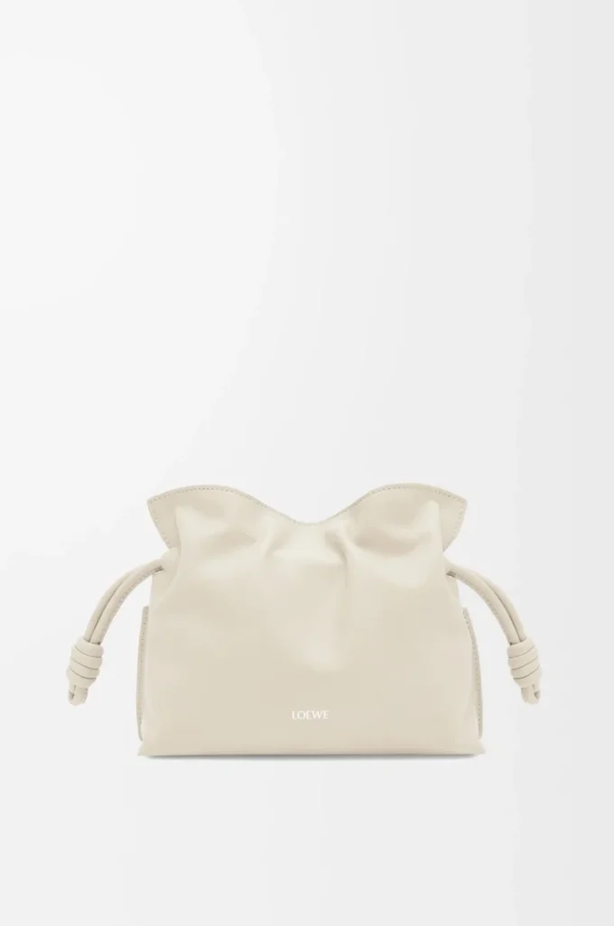 Mini Flamenco-clutch i nappa kalvskinn Sea Salt Mini Flamenco-clutch i nappa kalvskinn Sea Salt