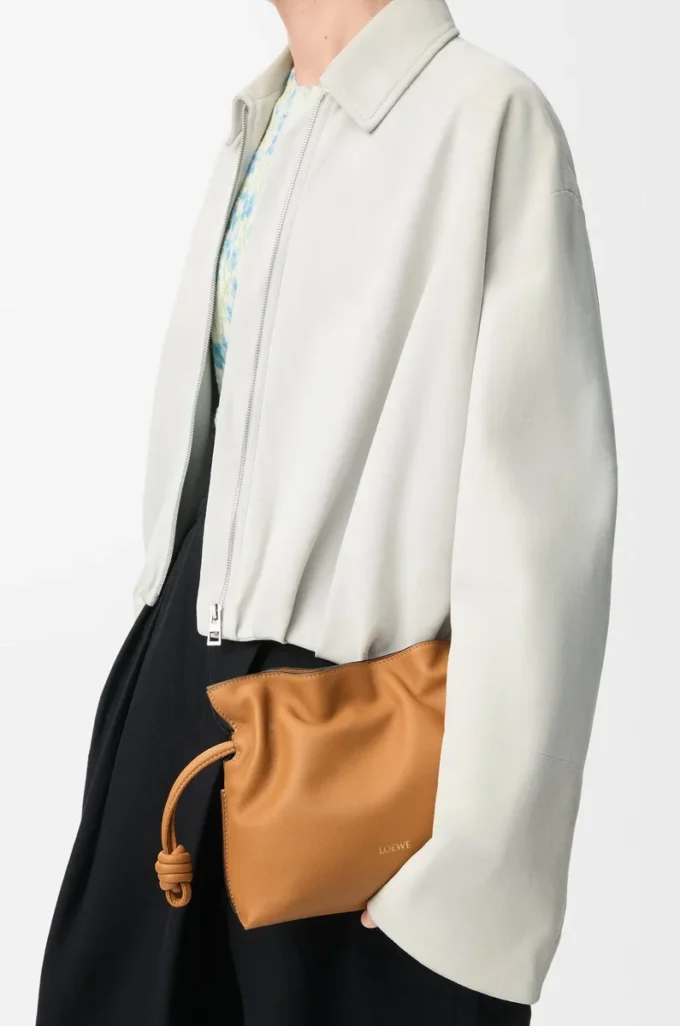 Mini Flamenco-clutch i nappa kalvskinn Warm Desert Mini Flamenco-clutch i nappa kalvskinn Warm Desert