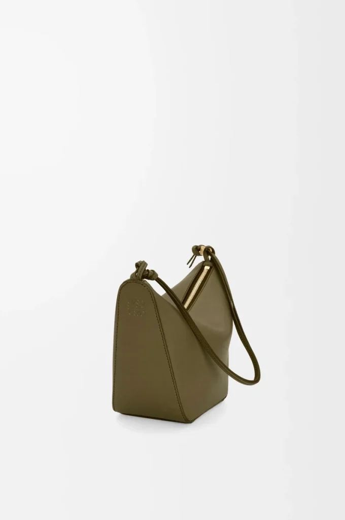 Mini Hammock hobo i klassiskt kalvskinn Dark Khaki Mini Hammock hobo i klassiskt kalvskinn Dark Khaki