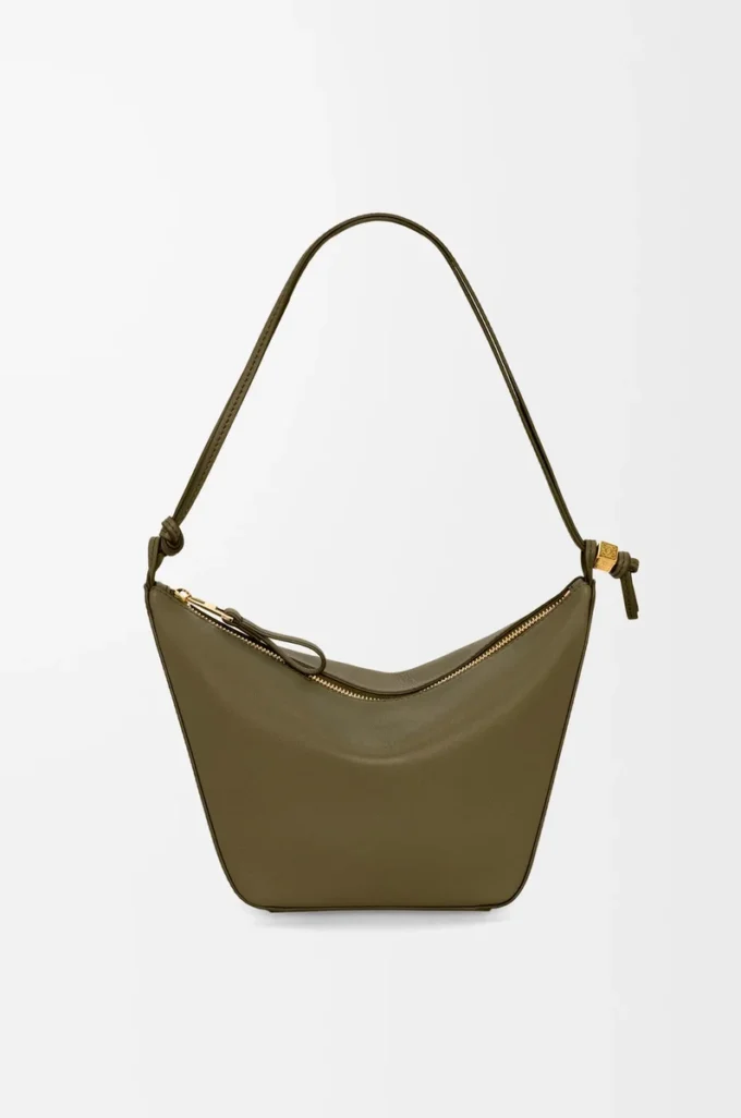 Mini Hammock hobo i klassiskt kalvskinn Dark Khaki Mini Hammock hobo i klassiskt kalvskinn Dark Khaki