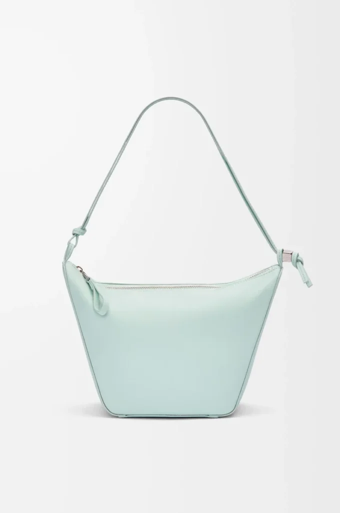 Mini Hammock hobo i klassiskt kalvskinn Frozen Mini Hammock hobo i klassiskt kalvskinn Frozen
