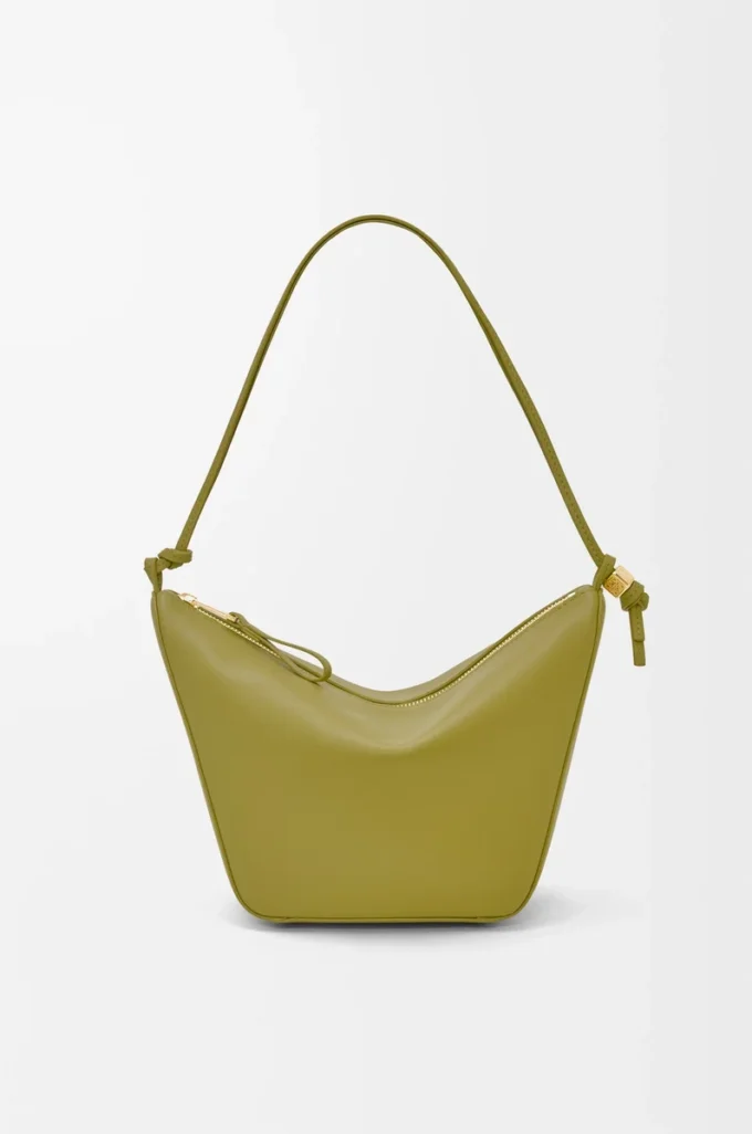 Mini Hammock hobo i klassiskt kalvskinn Light Moss Mini Hammock hobo i klassiskt kalvskinn Light Moss