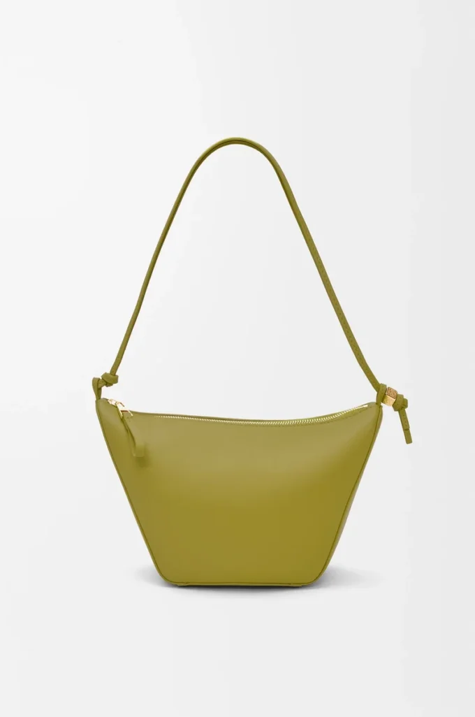 Mini Hammock hobo i klassiskt kalvskinn Light Moss Mini Hammock hobo i klassiskt kalvskinn Light Moss