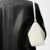 Mini Hammock hobo i klassiskt kalvskinn Soft White Mini Hammock hobo i klassiskt kalvskinn Soft White