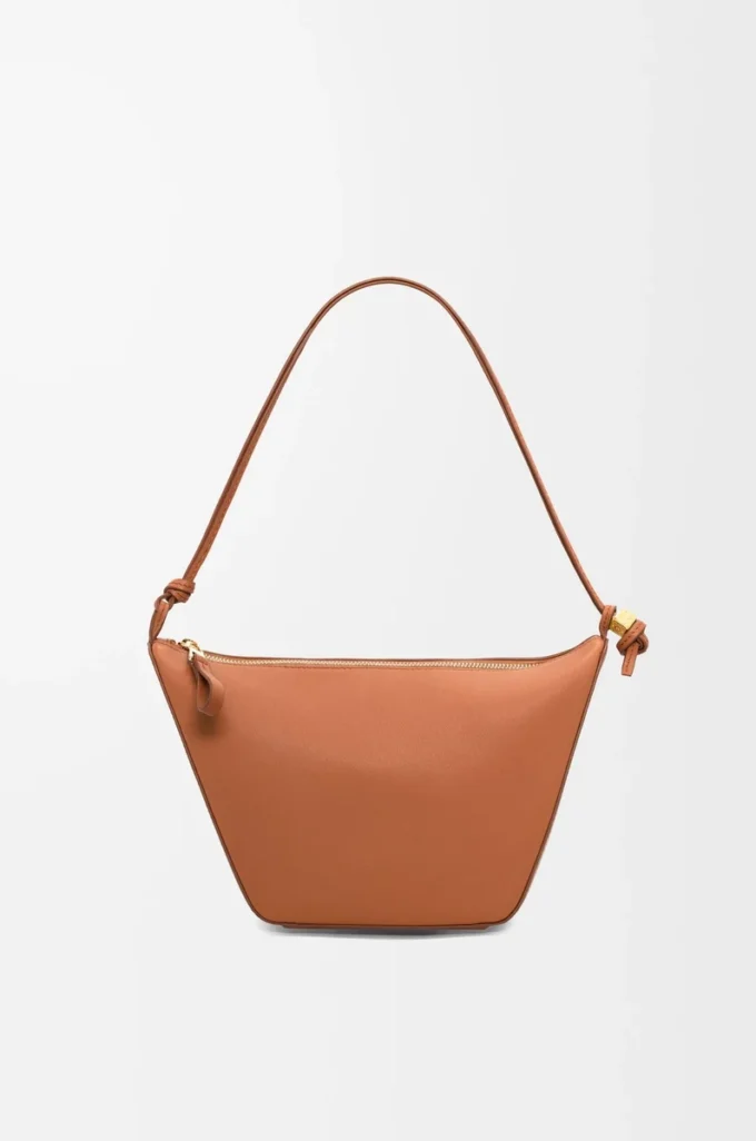 Mini Hammock hobo i klassiskt kalvskinn Tan Mini Hammock hobo i klassiskt kalvskinn Tan