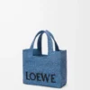 Mini LOEWE Font-väska i raffia Ljusblå Mini LOEWE Font-väska i raffia Ljusblå