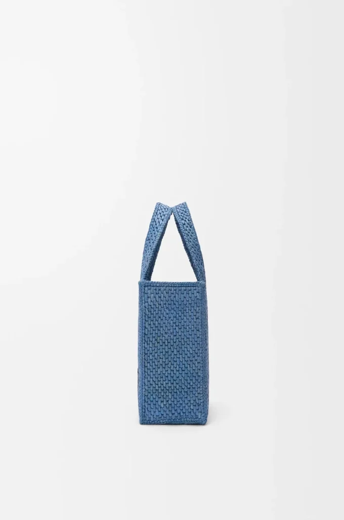 Mini LOEWE Font-väska i raffia Ljusblå Mini LOEWE Font-väska i raffia Ljusblå