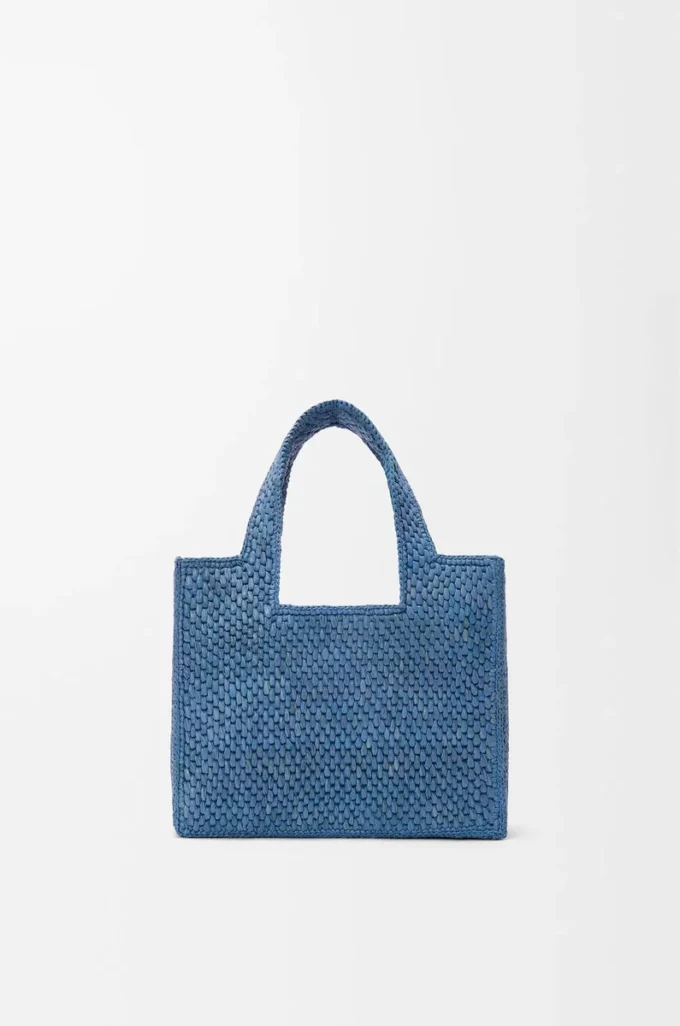 Mini LOEWE Font-väska i raffia Ljusblå Mini LOEWE Font-väska i raffia Ljusblå