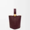 Mini Pebble-hinkväska i mjukt kalvskinn, mörk burgundy Mini Pebble-hinkväska i mjukt kalvskinn, mörk burgundy