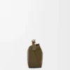 Mini Puzzle Edge-väska i klassiskt kalvskinn, mörk khaki Mini Puzzle Edge-väska i klassiskt kalvskinn, mörk khaki
