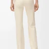 Mjuka bootleg-byxor i teknisk jersey, ivory Mjuka bootleg-byxor i teknisk jersey, ivory