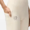 Mjuka bootleg-byxor i teknisk jersey, ivory Mjuka bootleg-byxor i teknisk jersey, ivory