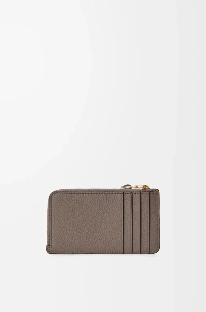 Myntkortfodral i mjukt kornat kalvskinn Taupe/Gold Myntkortfodral i mjukt kornat kalvskinn Taupe/Gold