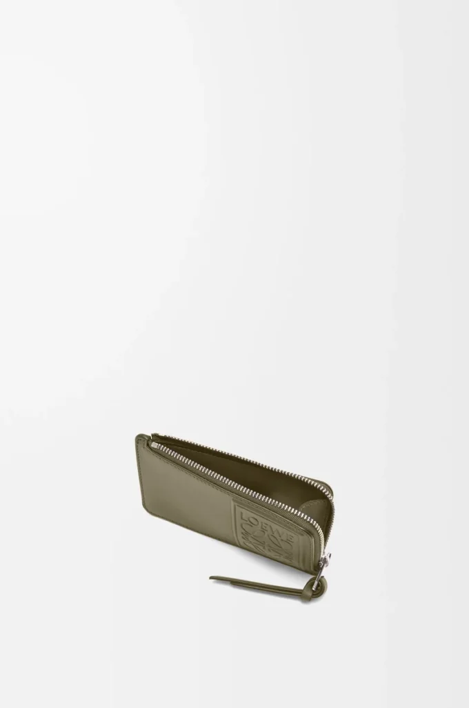 Myntkortfodral i satin kalvskinn Khaki Green Myntkortfodral i satin kalvskinn Khaki Green