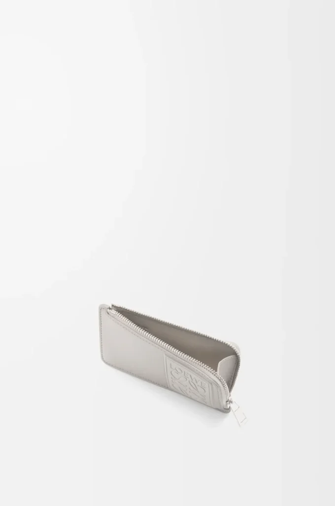 Myntkortfodral i satin kalvskinn Shell Grey Myntkortfodral i satin kalvskinn Shell Grey
