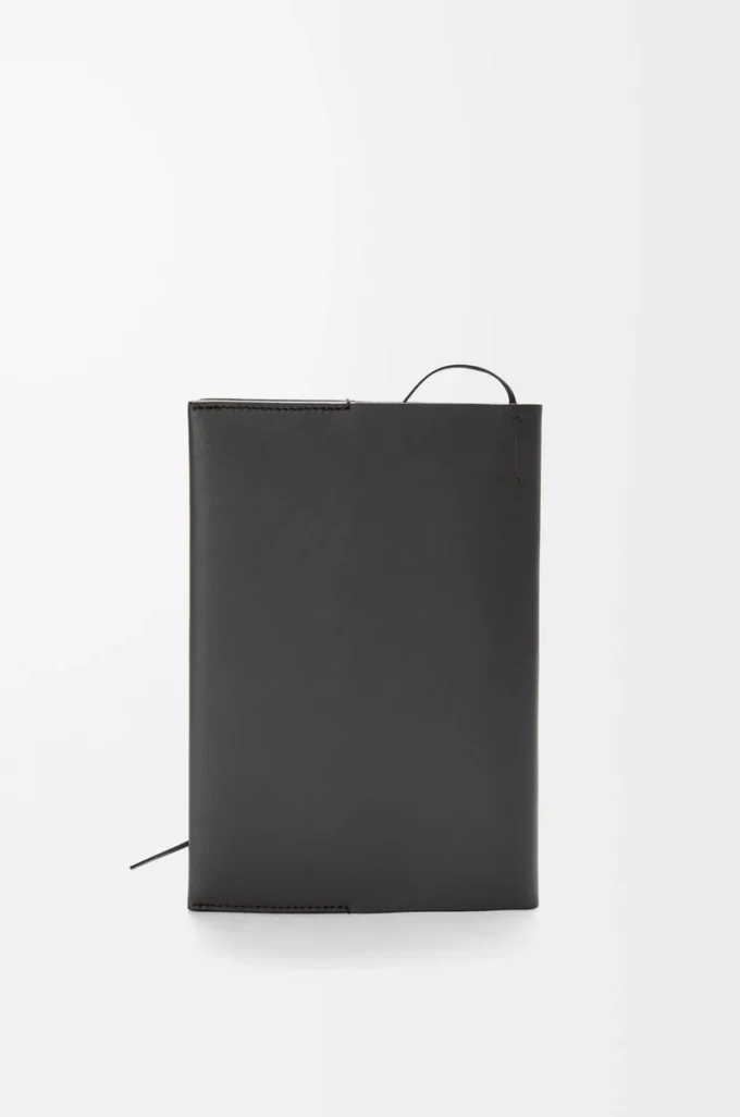 Notebook i kalvskinn med futuristisk kattmotiv Svart/Flerfärgad Notebook i kalvskinn med futuristisk kattmotiv Svart/Flerfärgad