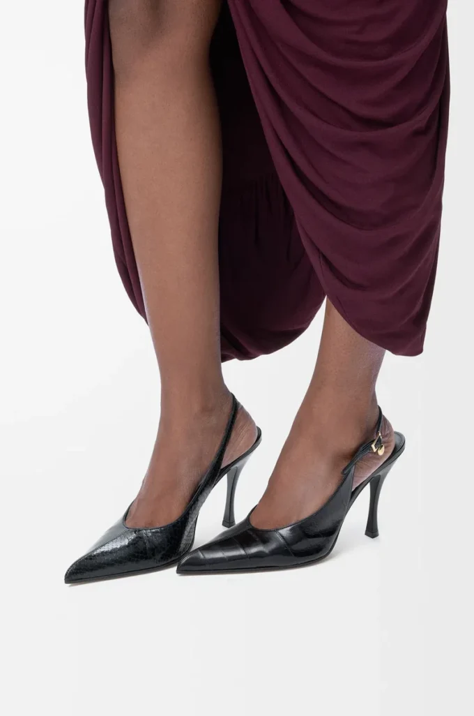 Nya Comic-pumps med slingback i blandat läder Svart