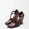 Onda T-bar-pumps i präglat kalvskinn i burgundy Onda T-bar-pumps i präglat kalvskinn i burgundy