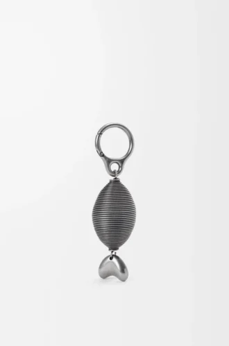 Oval fiskberlock i åldrat silver Oval fiskberlock i åldrat silver