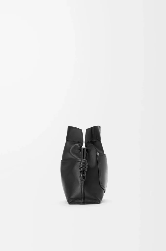 Panta medium Flamenco-clutch i glänsande kalvskinn Svart Panta medium Flamenco-clutch i glänsande kalvskinn Svart
