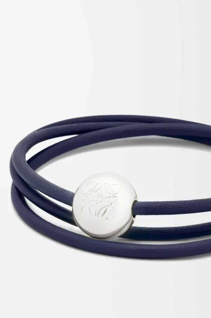 Pebble-armband i kalvskinn, abyssblått Pebble-armband i kalvskinn, abyssblått