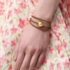 Pebble-armband i kalvskinn, varm öken/guld