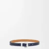Pebble-bälte i slätt kalvskinn Deep Navy/Palladium Pebble-bälte i slätt kalvskinn Deep Navy/Palladium