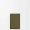 Pebble liten vertikal plånbok i kalvskinn med pebble-struktur, mörk khaki Pebble liten vertikal plånbok i kalvskinn med pebble-struktur, mörk khaki