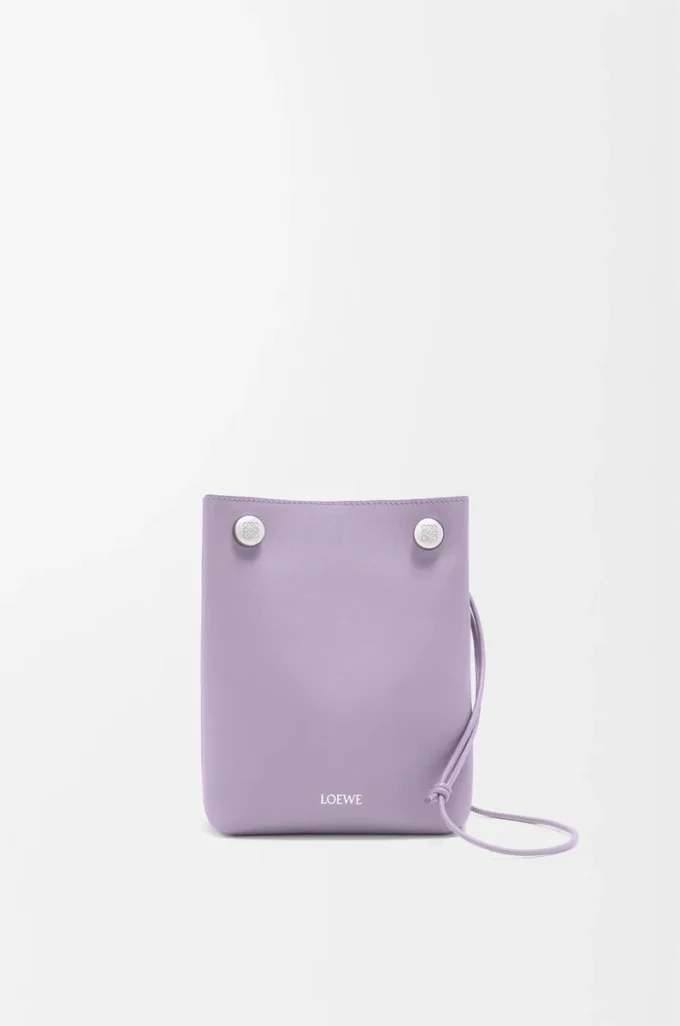 Pebble-påse i slätt kalvskinn, Dirty Mauve Pebble-påse i slätt kalvskinn, Dirty Mauve