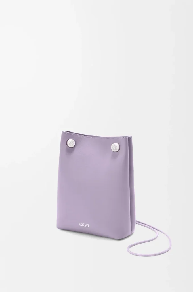 Pebble-påse i slätt kalvskinn, Dirty Mauve Pebble-påse i slätt kalvskinn, Dirty Mauve