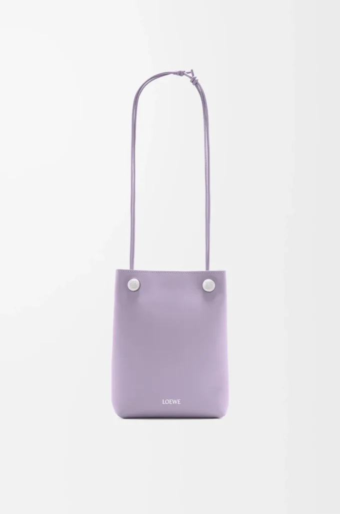 Pebble-påse i slätt kalvskinn, Dirty Mauve Pebble-påse i slätt kalvskinn, Dirty Mauve