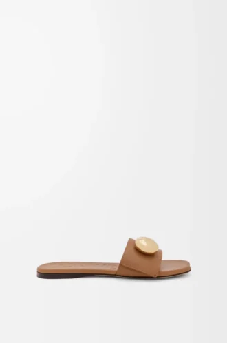 Pebble-sandaler i mjukt kalvskinn, ek Pebble-sandaler i mjukt kalvskinn, ek