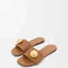 Pebble-sandaler i mjukt kalvskinn, ek Pebble-sandaler i mjukt kalvskinn, ek