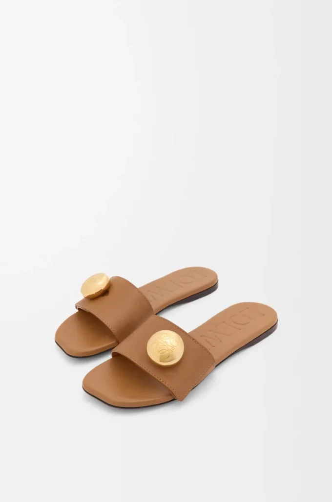 Pebble-sandaler i mjukt kalvskinn, ek Pebble-sandaler i mjukt kalvskinn, ek