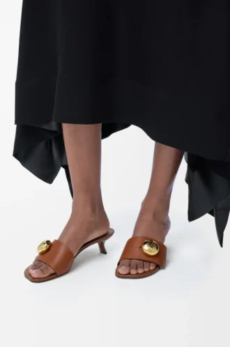 Pebble-sandaler i mjukt kalvskinn Rust