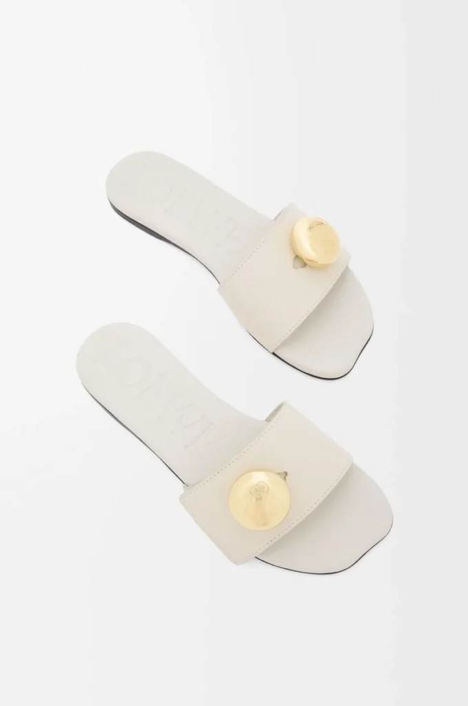 Pebble-sandaler i mjukt kalvskinn Sea Salt Pebble-sandaler i mjukt kalvskinn Sea Salt
