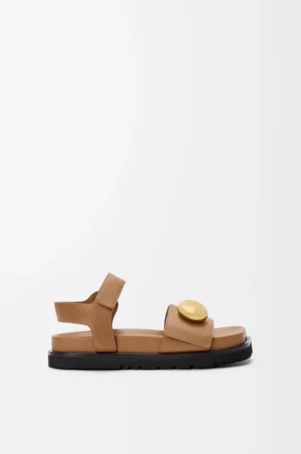 Pebble-sandaler med mjukt kalvskinn i färgen Oak