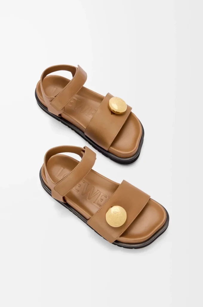 Pebble-sandaler med mjukt kalvskinn i färgen Oak Pebble-sandaler med mjukt kalvskinn i färgen Oak