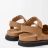 Pebble-sandaler med mjukt kalvskinn i färgen Oak Pebble-sandaler med mjukt kalvskinn i färgen Oak