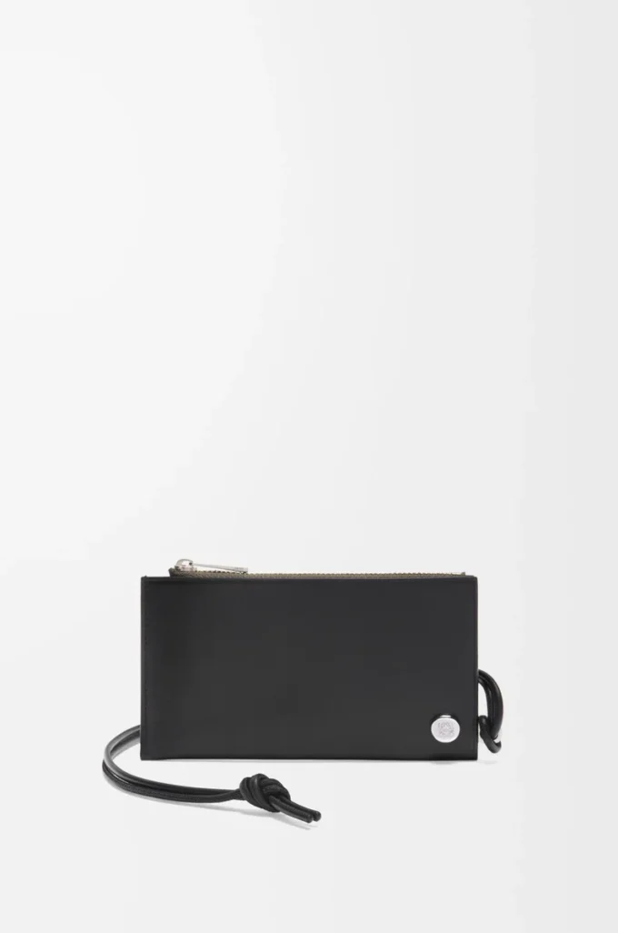 Pebble Slider-kortficka i glänsande nappakalvskinn, svart/mörk khaki Pebble Slider-kortficka i glänsande nappakalvskinn, svart/mörk khaki