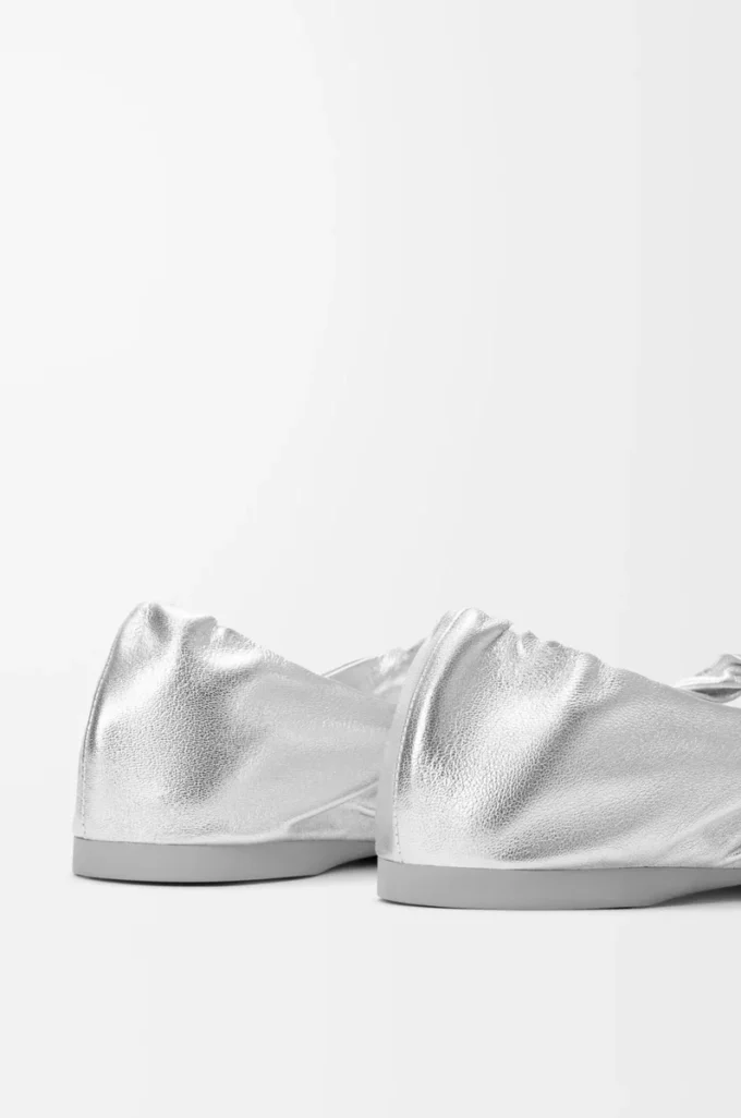 Pebble Soft ballerina i laminerat nappa-lammskinn Silver