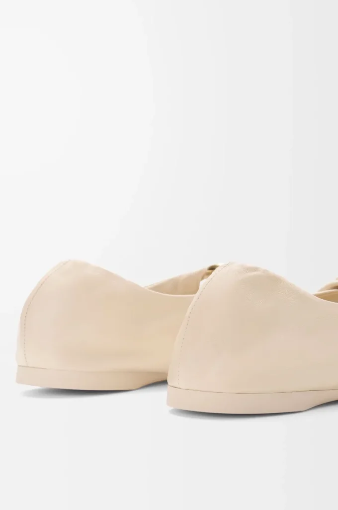 Pebble Soft ballerina i nappa lammskinn Dough