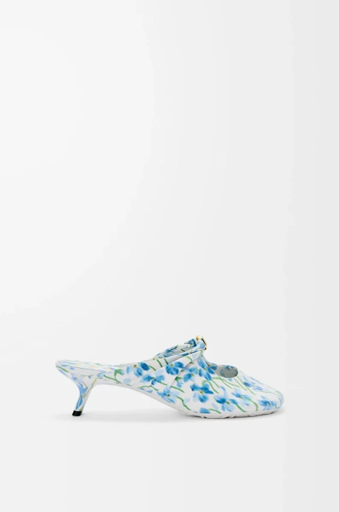 Pebble Soft-mule i tryckt nappa-lammsläd Soft White/Blue Pebble Soft-mule i tryckt nappa-lammsläd Soft White/Blue