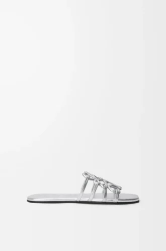Petal Anagram-sandaler i laminerat lammskinn Silver Petal Anagram-sandaler i laminerat lammskinn Silver