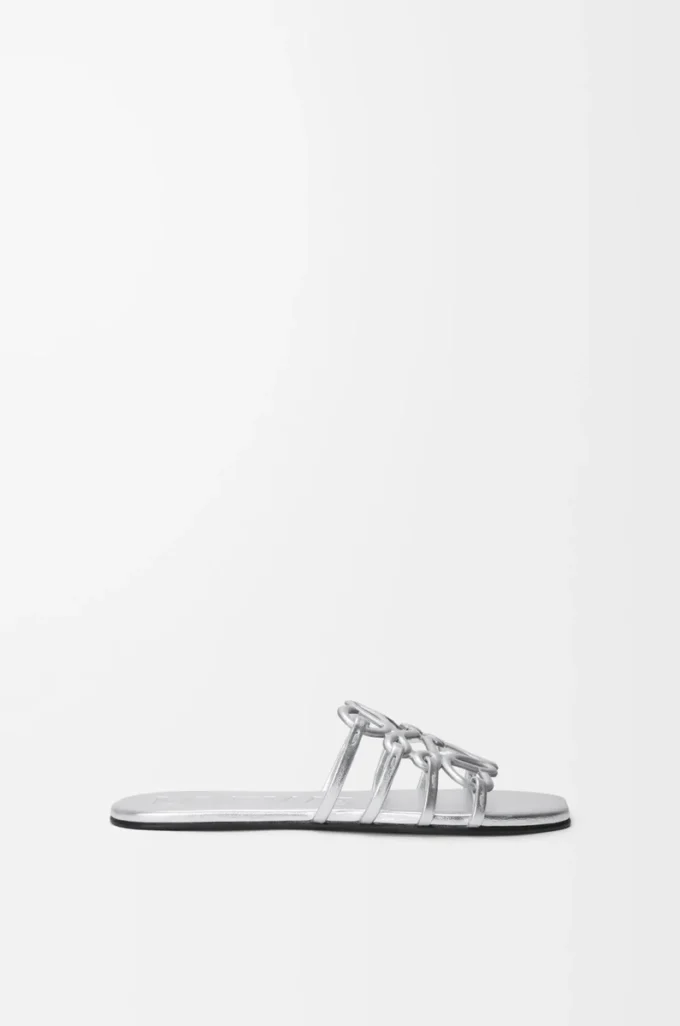Petal Anagram-sandaler i laminerat lammskinn Silver Petal Anagram-sandaler i laminerat lammskinn Silver