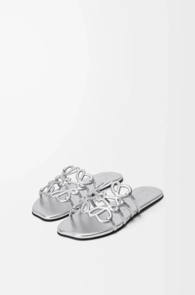 Petal Anagram-sandaler i laminerat lammskinn Silver Petal Anagram-sandaler i laminerat lammskinn Silver