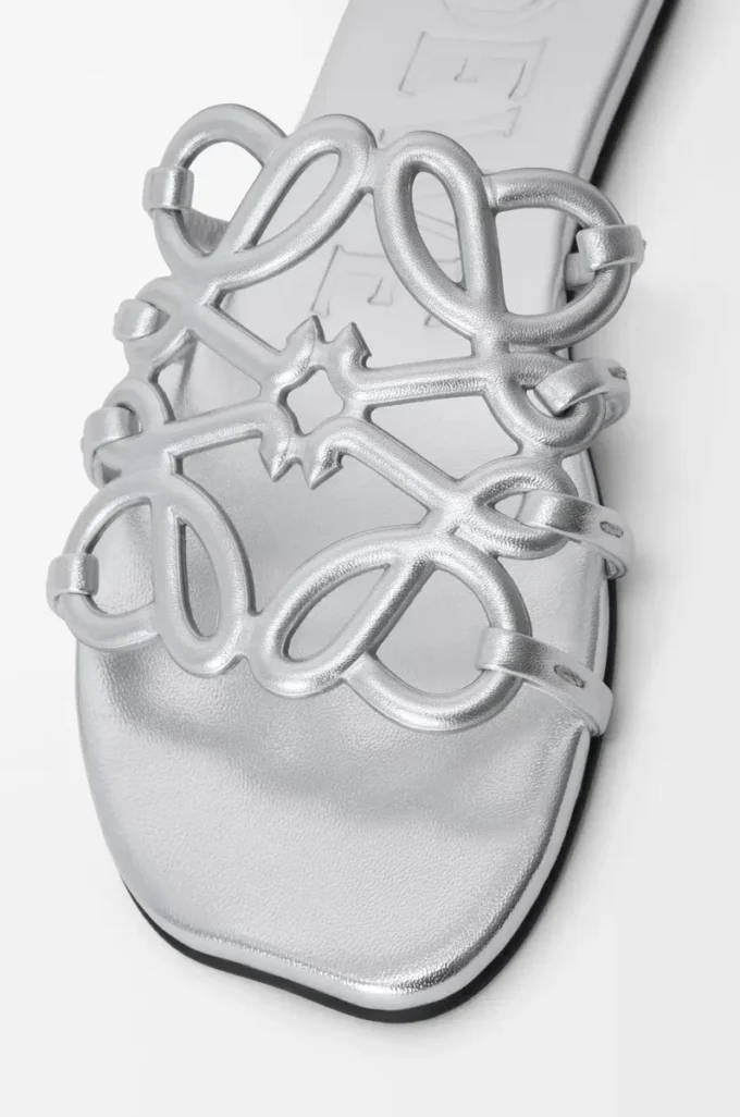 Petal Anagram-sandaler i laminerat lammskinn Silver Petal Anagram-sandaler i laminerat lammskinn Silver