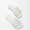 Petal Anagram-sandaler i mjukt kalvskinn Anthurium White Petal Anagram-sandaler i mjukt kalvskinn Anthurium White