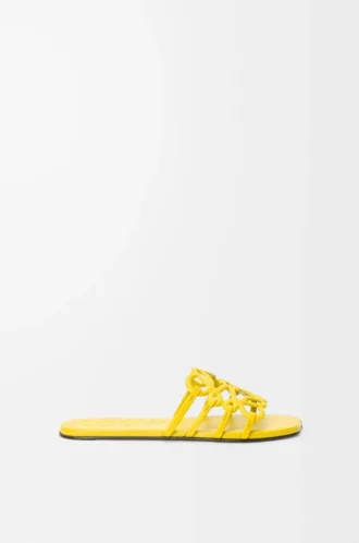 Petal Anagram-sandaler i mjukt kalvskinn, gula Petal Anagram-sandaler i mjukt kalvskinn, gula